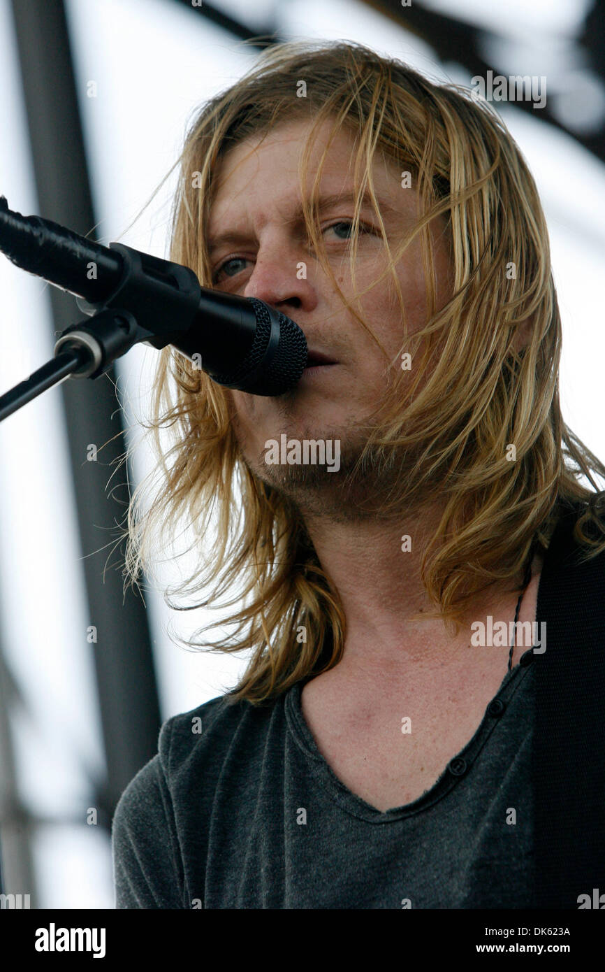 May 21, 2011 - Baltimore, Maryland, U.S. - WES SCANTLIN of Puddle of Mudd sings in the infield at Pimlico on Preakness day. (Credit Image: © James Berglie/ZUMAPRESS.com) Stock Photo