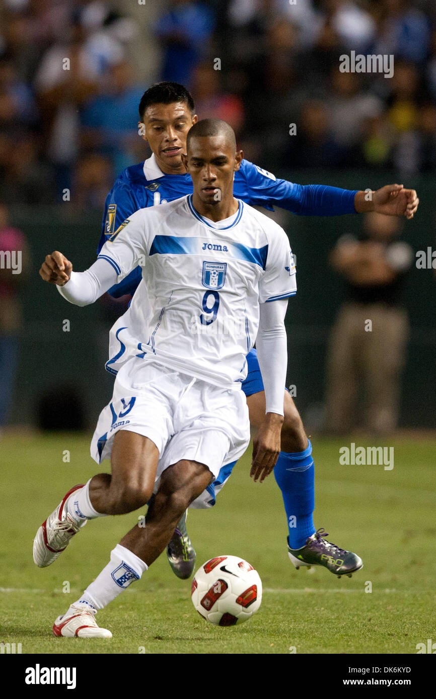 June 6, 2011 - Carson, California, U.S - Guatemala midfielder Carlos Castrillo #4 (back) and Honduras Jerry Bengtson forward #9 (front) in action during the 2011 CONCACAF Gold Cup group B game between Honduras and Guatemala at the Home Depot Center. (Credit Image: © Brandon Parry/Southcreek Global/ZUMAPRESS.com) Stock Photo