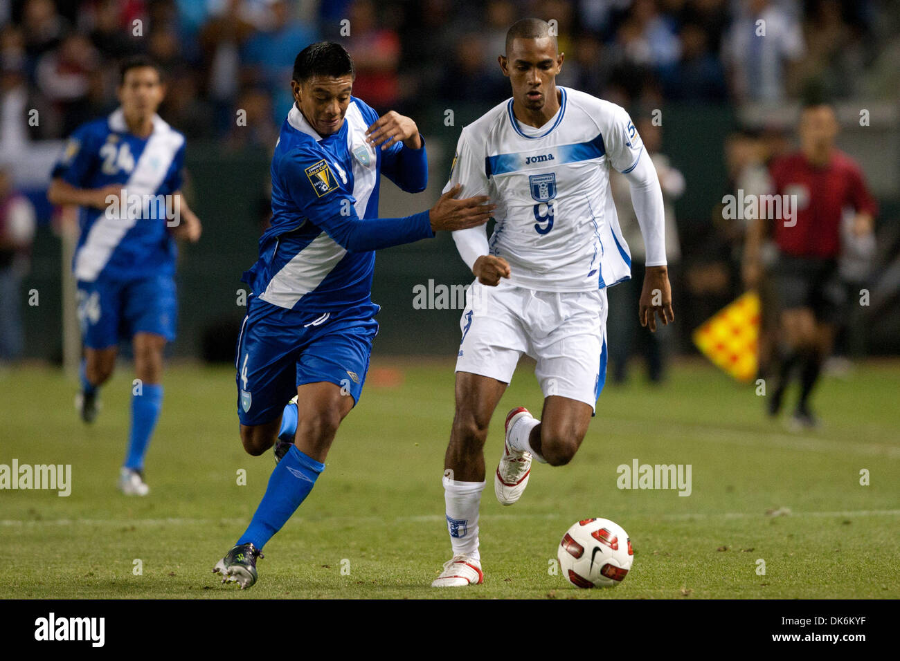 June 6, 2011 - Carson, California, U.S - Guatemala midfielder Carlos Castrillo #4 (L) and Honduras Jerry Bengtson forward #9 (R) in action during the 2011 CONCACAF Gold Cup group B game between Honduras and Guatemala at the Home Depot Center. (Credit Image: © Brandon Parry/Southcreek Global/ZUMAPRESS.com) Stock Photo