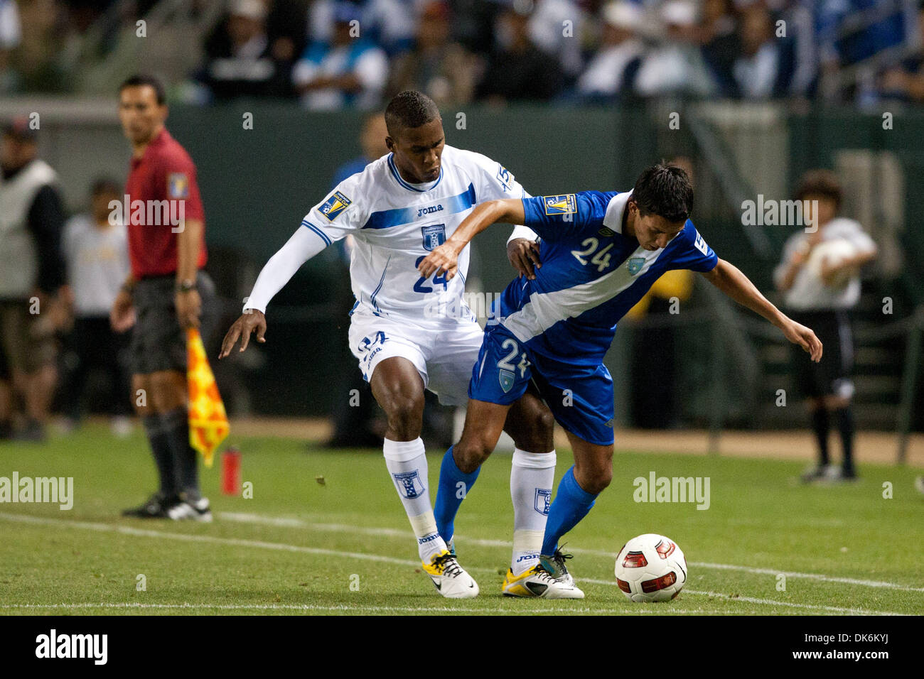 June 6, 2011 - Carson, California, U.S - Honduras Brayan Beckeles defender #24 (L) and Guatemala midfielder Jonathan Lopez #24 (R) in action during the 2011 CONCACAF Gold Cup group B game between Honduras and Guatemala at the Home Depot Center. (Credit Image: © Brandon Parry/Southcreek Global/ZUMAPRESS.com) Stock Photo