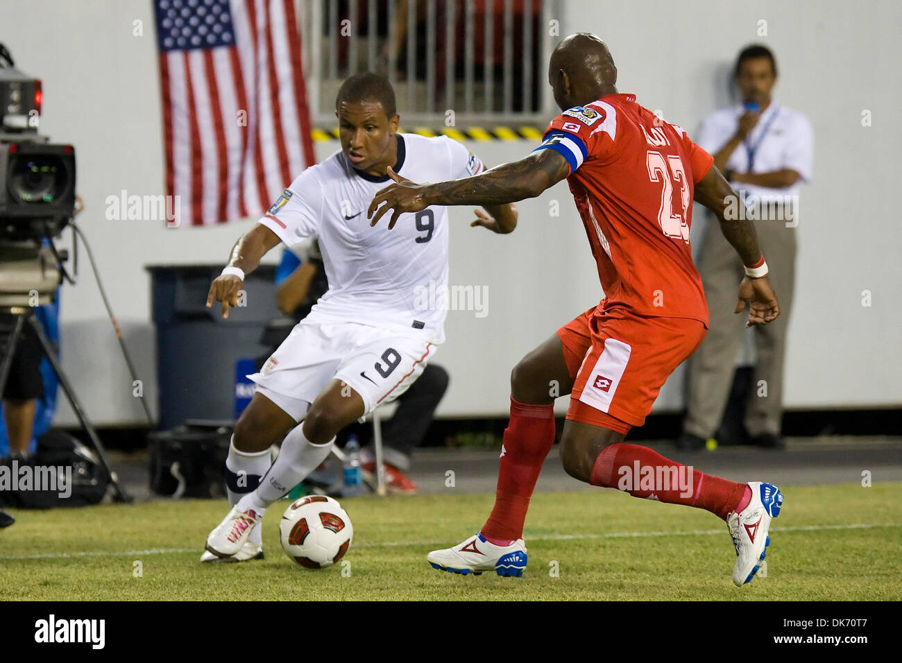 June 11, 2011 - Tampa, Florida, USA - United States attacker Juan Agudelo (9) works his way around Panama defender Felipe Baloy (23)..Panama defeats United States 2-1 in Gold Cup CONCACAF Soccer (Credit Image: © Anthony Smith/Southcreek Global/ZUMAPRESS.com) Stock Photo