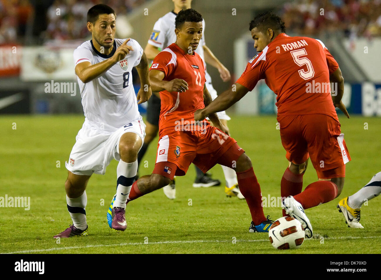 June 11, 2011 - Tampa, Florida, USA - United States midfielder Clint Dempsey (8) battles Panama defender Roman Torres (5) and Panama midfielder Amilcar Henrâ€™quez (21) for the ball..Panama defeats United States 2-1 in Gold Cup CONCACAF Soccer (Credit Image: © Anthony Smith/Southcreek Global/ZUMAPRESS.com) Stock Photo