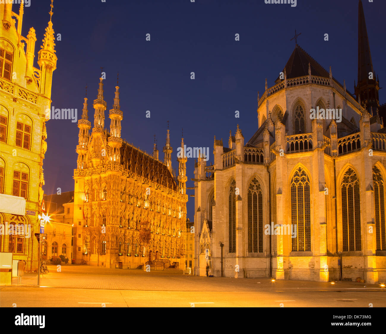 Landmark famous st peters cathedral hires stock photography and images