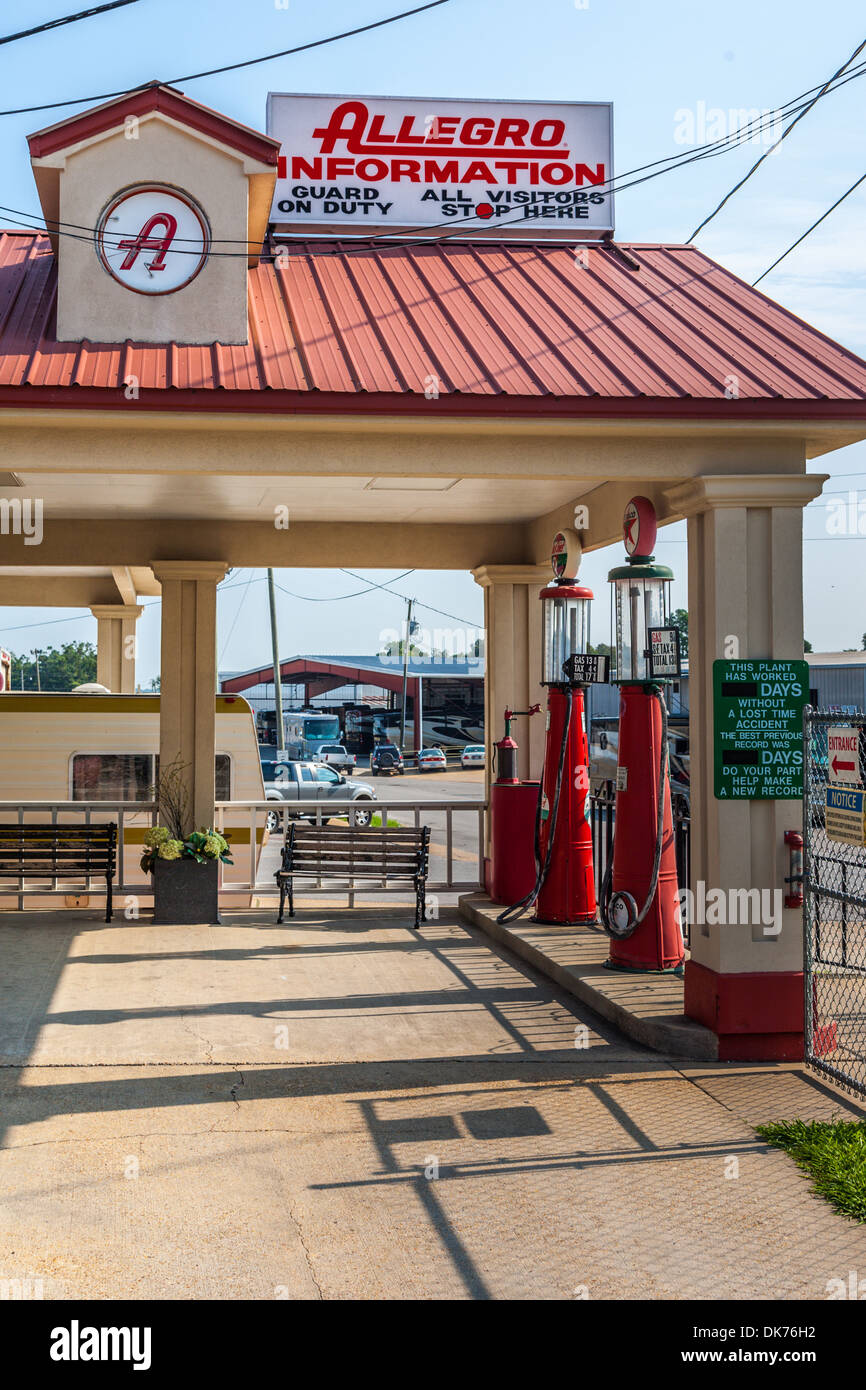 Information building designed as old fashioned gas station at Tiffin
