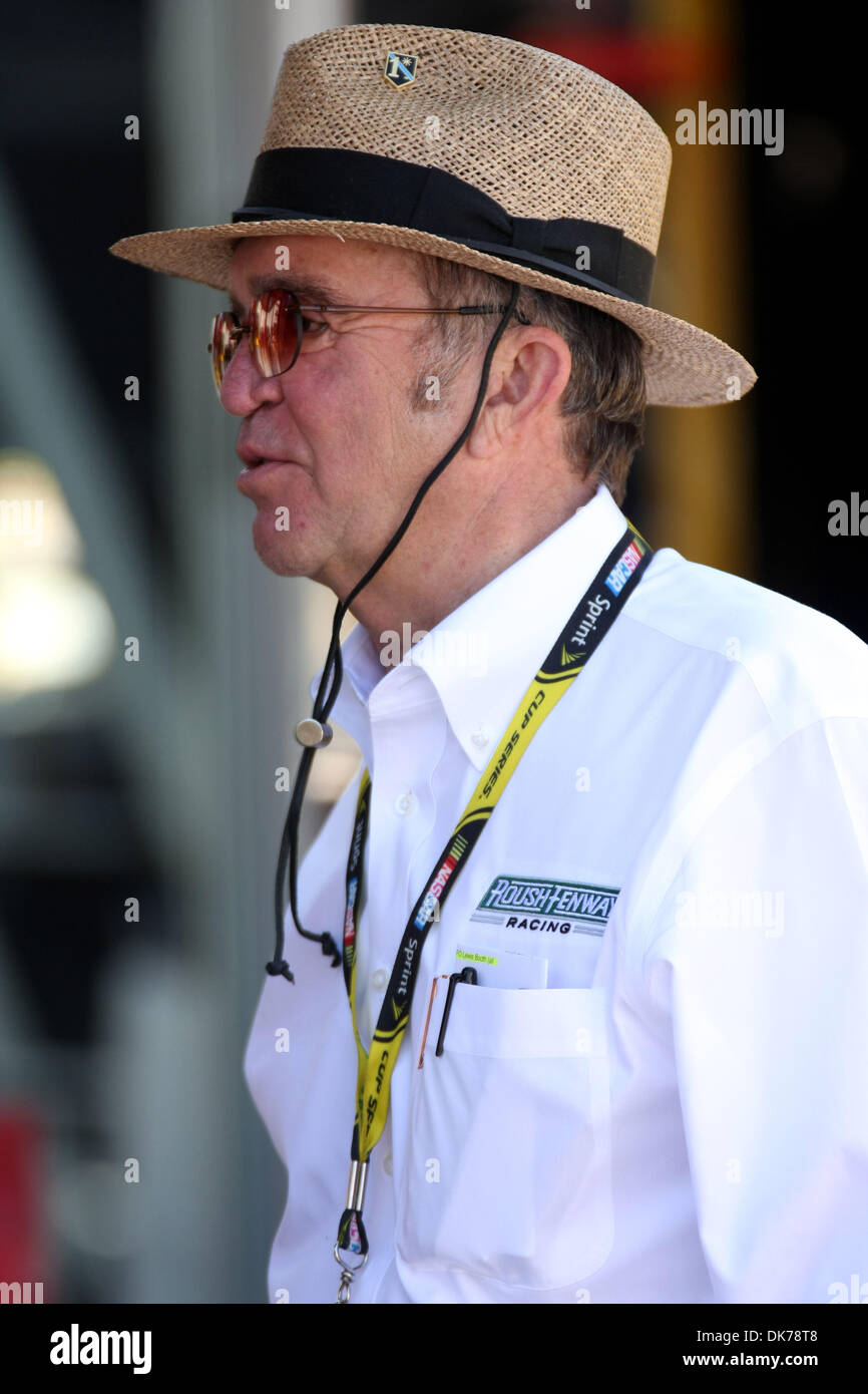 June 17, 2011 - Brooklyn, Michigan, U.S - Jack Roush stands in profile while talking to a one of his team's crew members. (Credit Image: © Alan Ashley/Southcreek Global/ZUMAPRESS.com) Stock Photo
