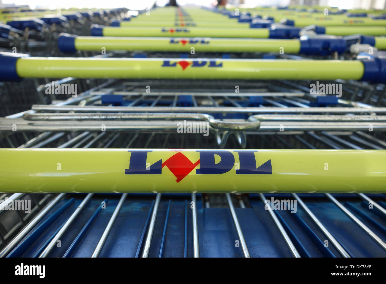 Lidl trolley hi-res stock photography and images - Alamy