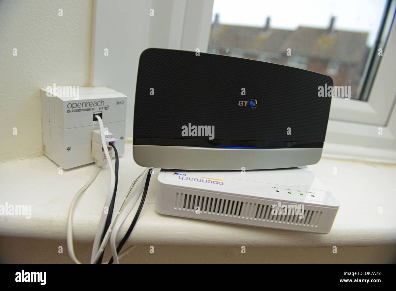 Broadband router hi-res stock photography and images - Alamy