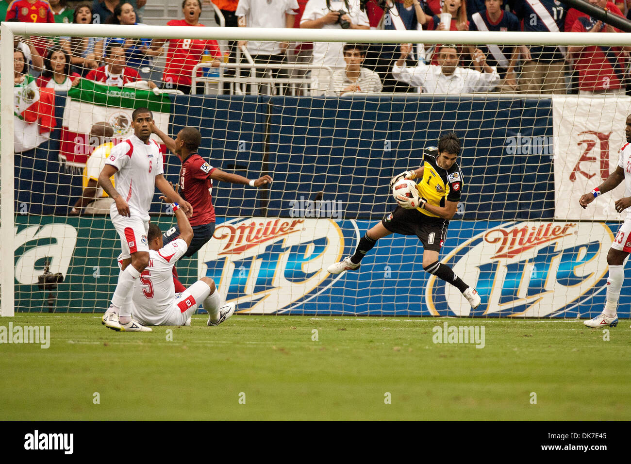 June 22, 2011 - Houston, Texas, U.S - Panama Soccer Team Goalkeeper Jaime Penedo (1) jumps in the air to secure the ball and stop the USA from scoring. USA defeated Panama 1-0. (Credit Image: © Juan DeLeon/Southcreek Global/ZUMAPRESS.com) Stock Photo