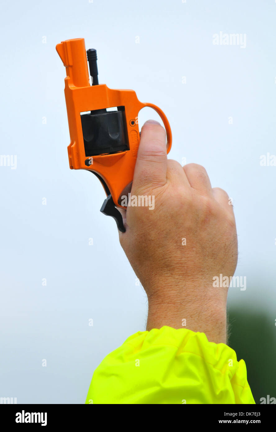 Starting pistol hi-res stock photography and images - Alamy