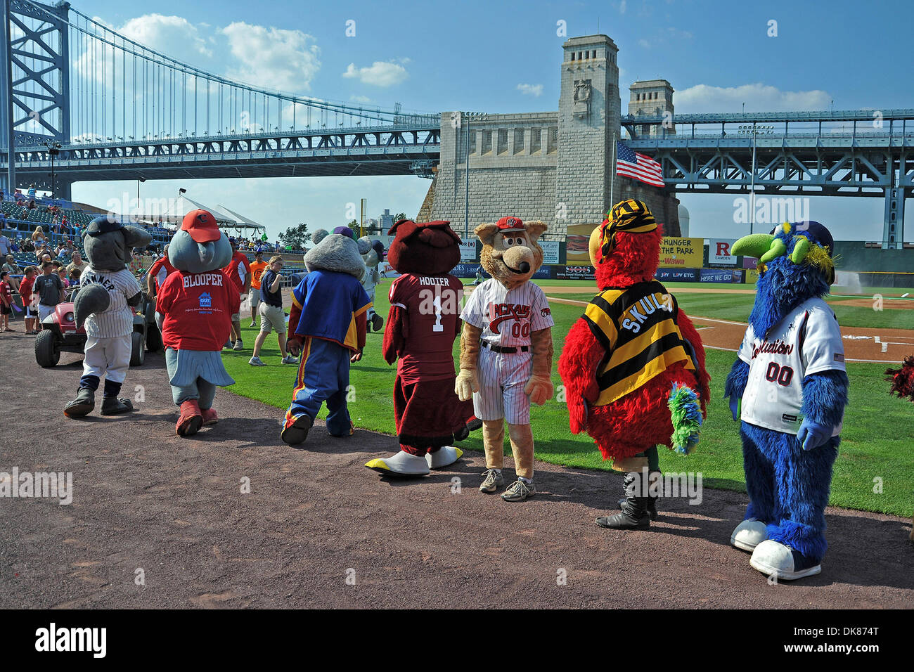 Camden Riversharks Rivals Teh mascot hi-res stock photography and images - Alamy