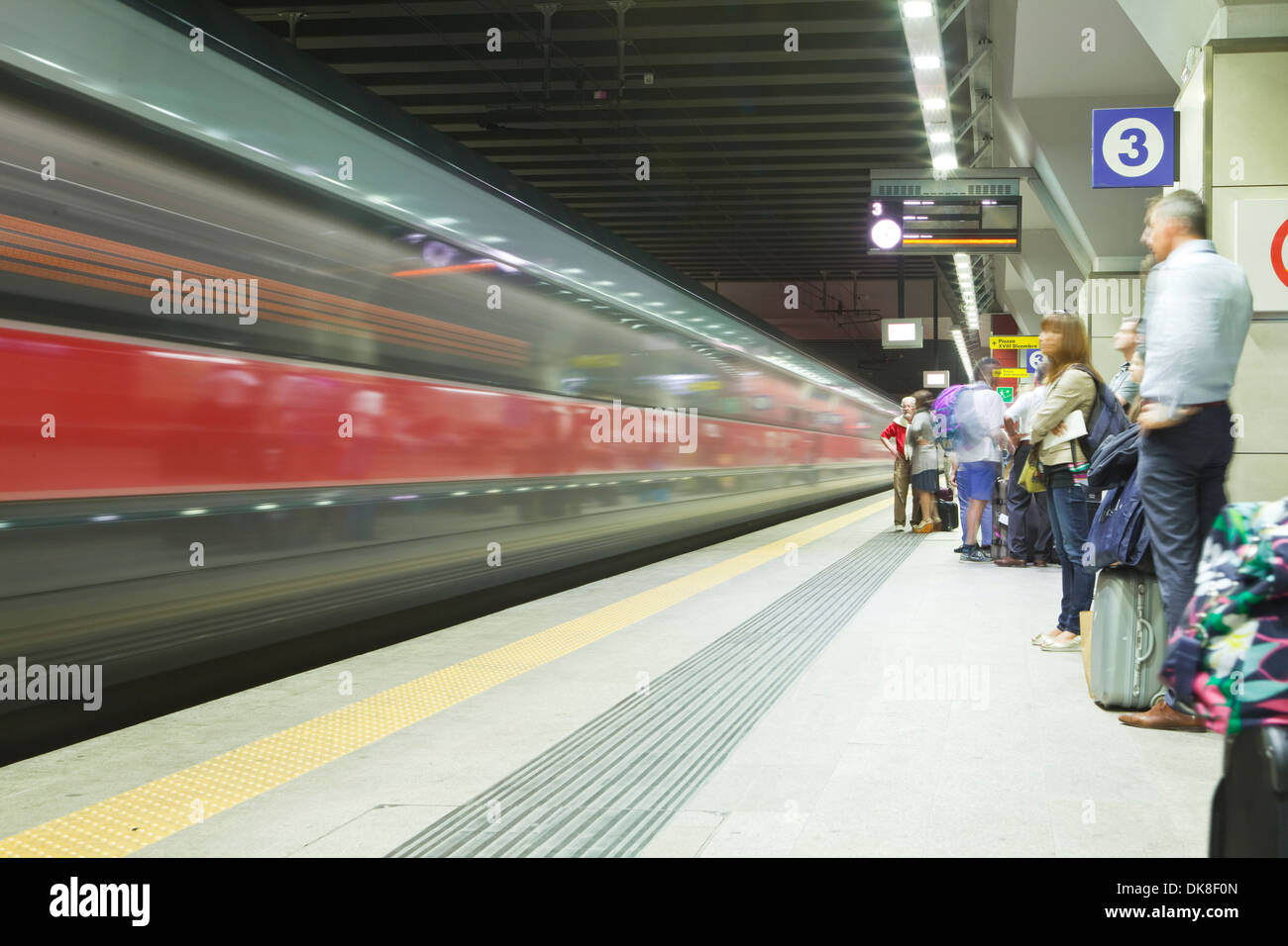 Turin train station hi-res stock photography and images - Alamy