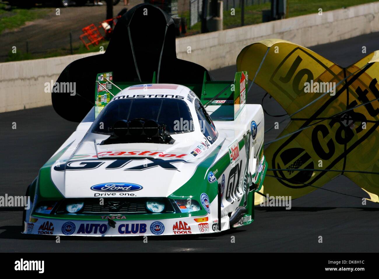 Castrol gtx hi-res stock photography and images - Alamy