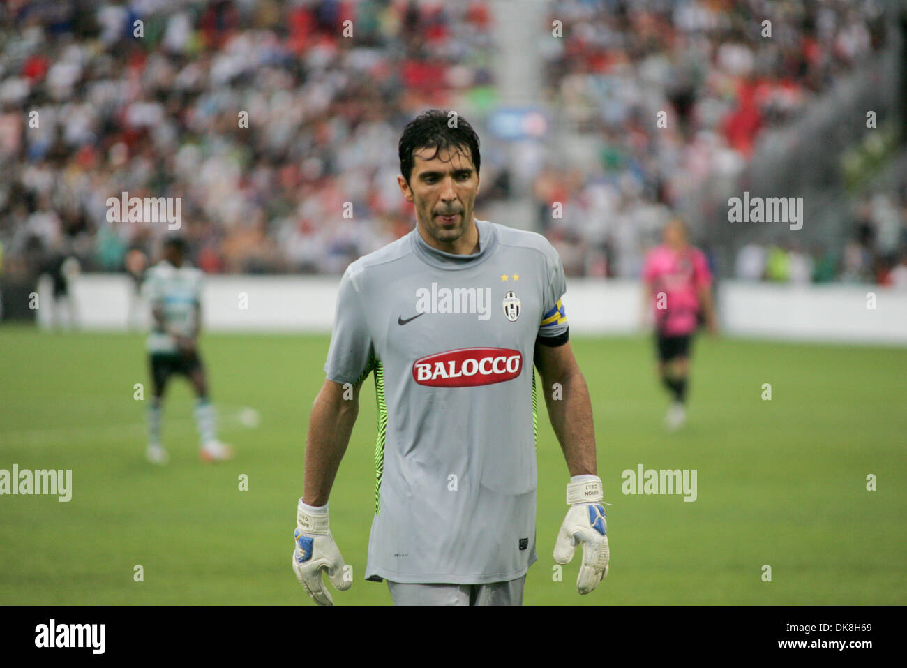 Juventus 2011-12 Season In Review: The Goalkeepers - Black & White