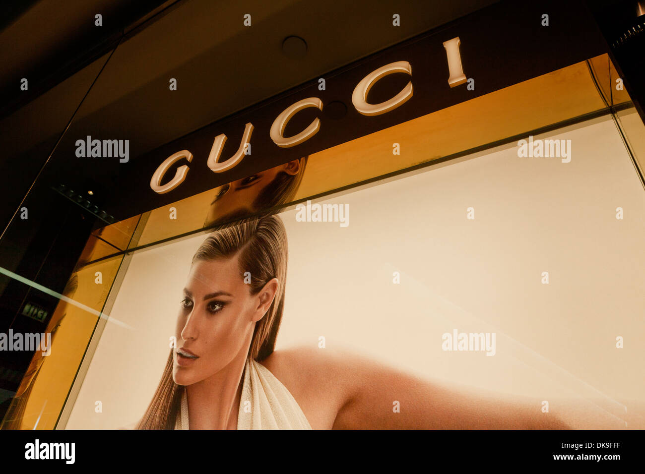 Gucci store window hi-res stock photography and images - Alamy