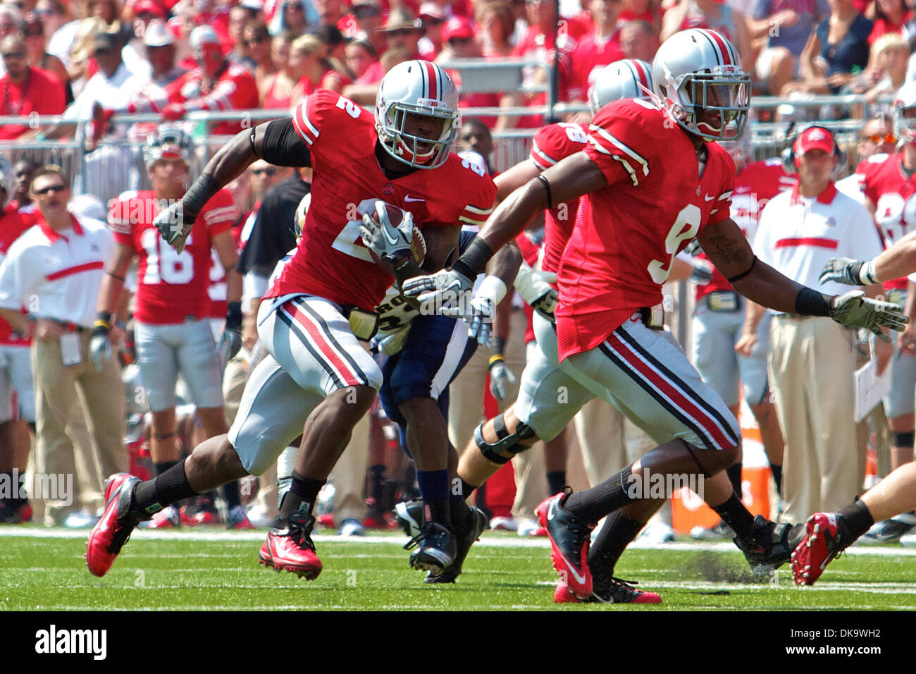 Ohio state buckeyes wide receiver hi-res stock photography and images ...