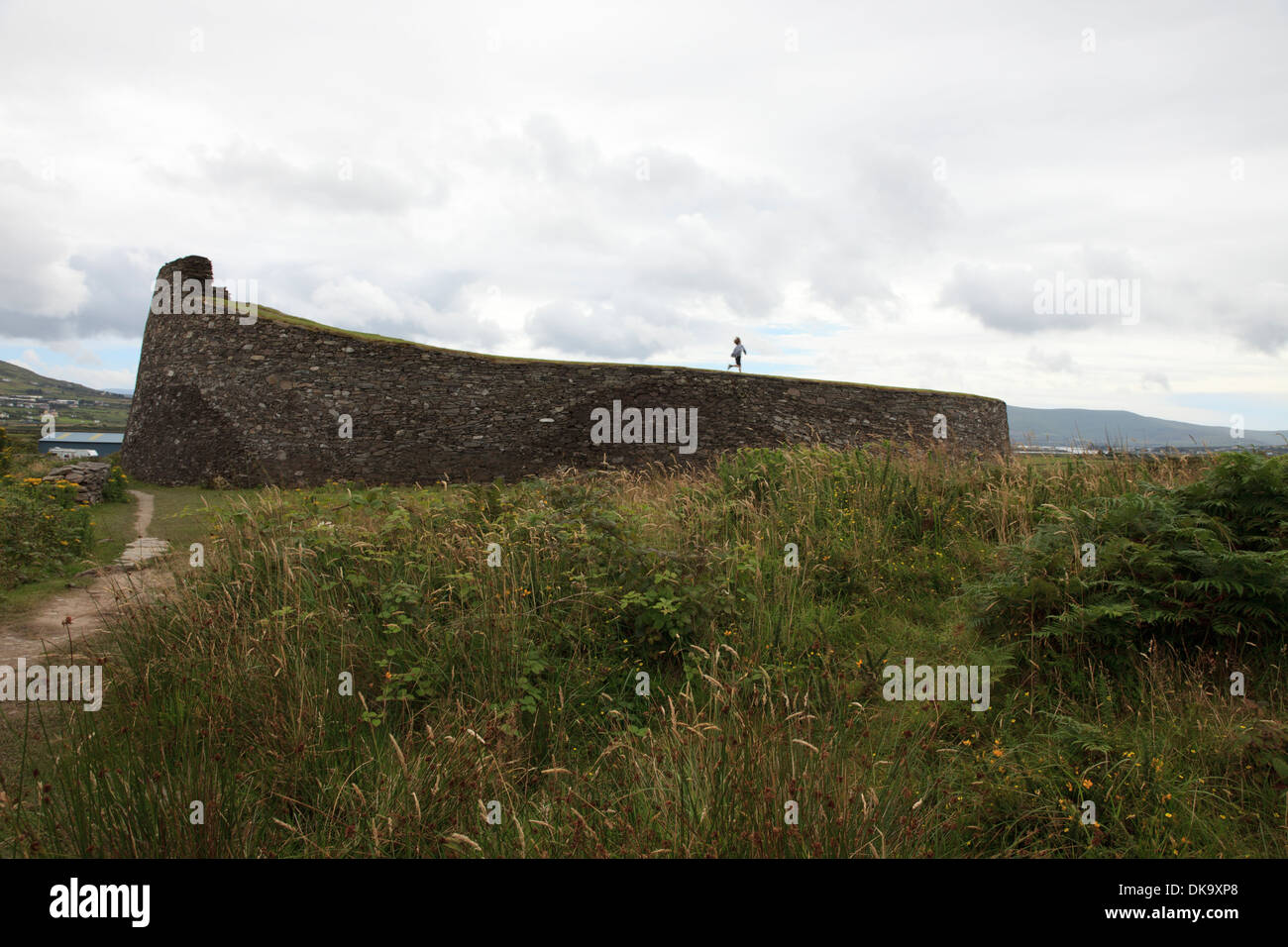 Cahergal Stone Fort dating from the Iron Age (500BC to 400 AD), Near Cahirciveen, The Ring of Kerry, County Kerry, Ireland Stock Photo