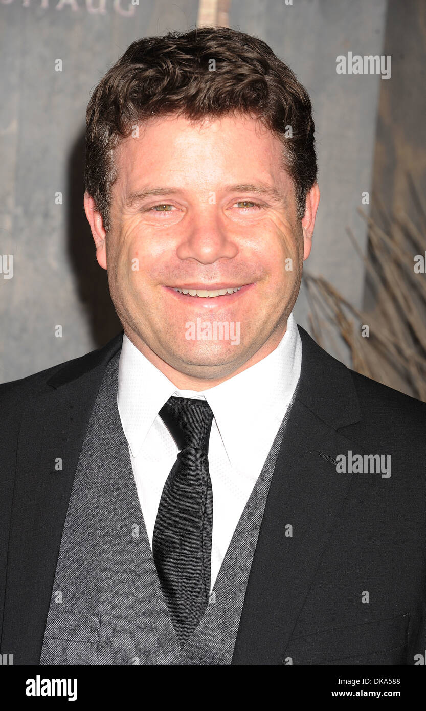 Sean astin hires stock photography and images Alamy