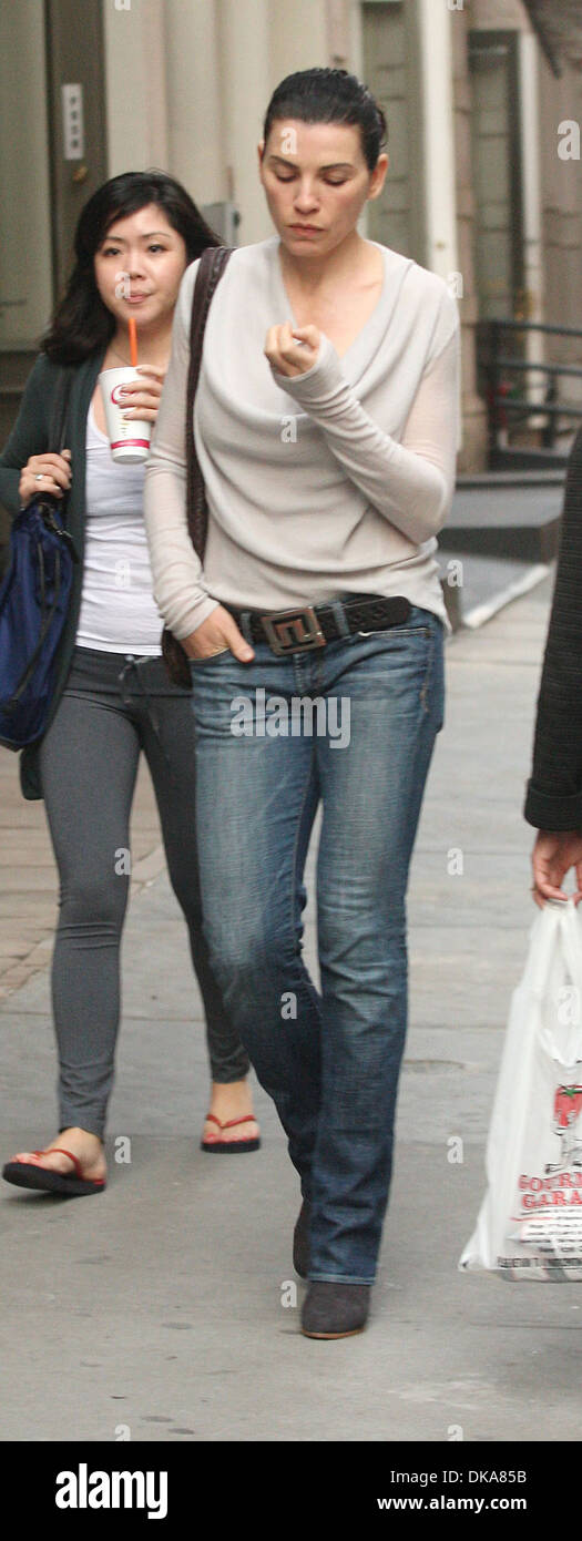 Julianna Margulies out and about wearing no make-up. New York City, USA - 17.09.12 Stock Photo
