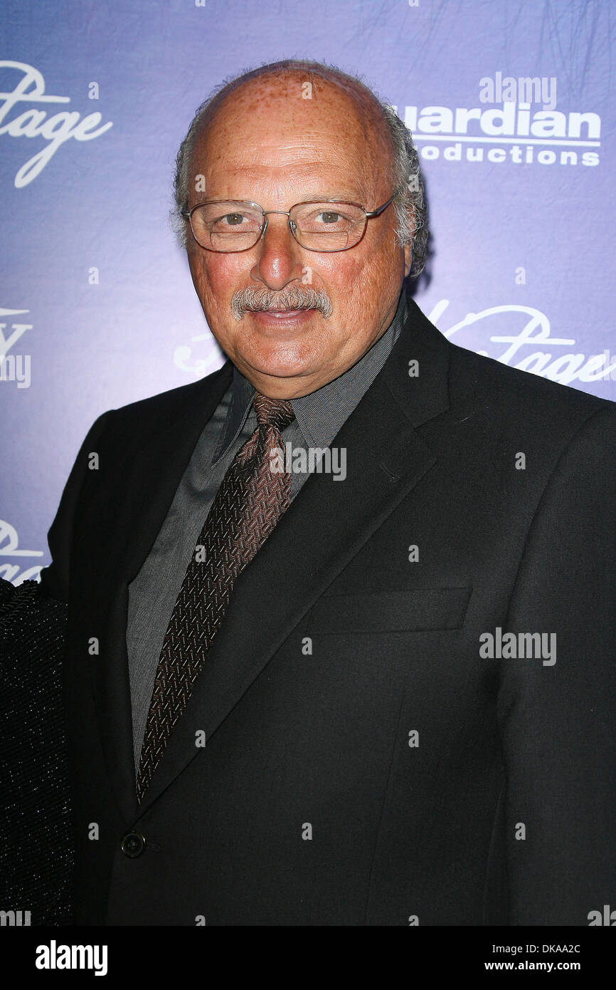 Dennis Franz A Hollywood Icons Journey To Success And Beyond - 5f8v51c