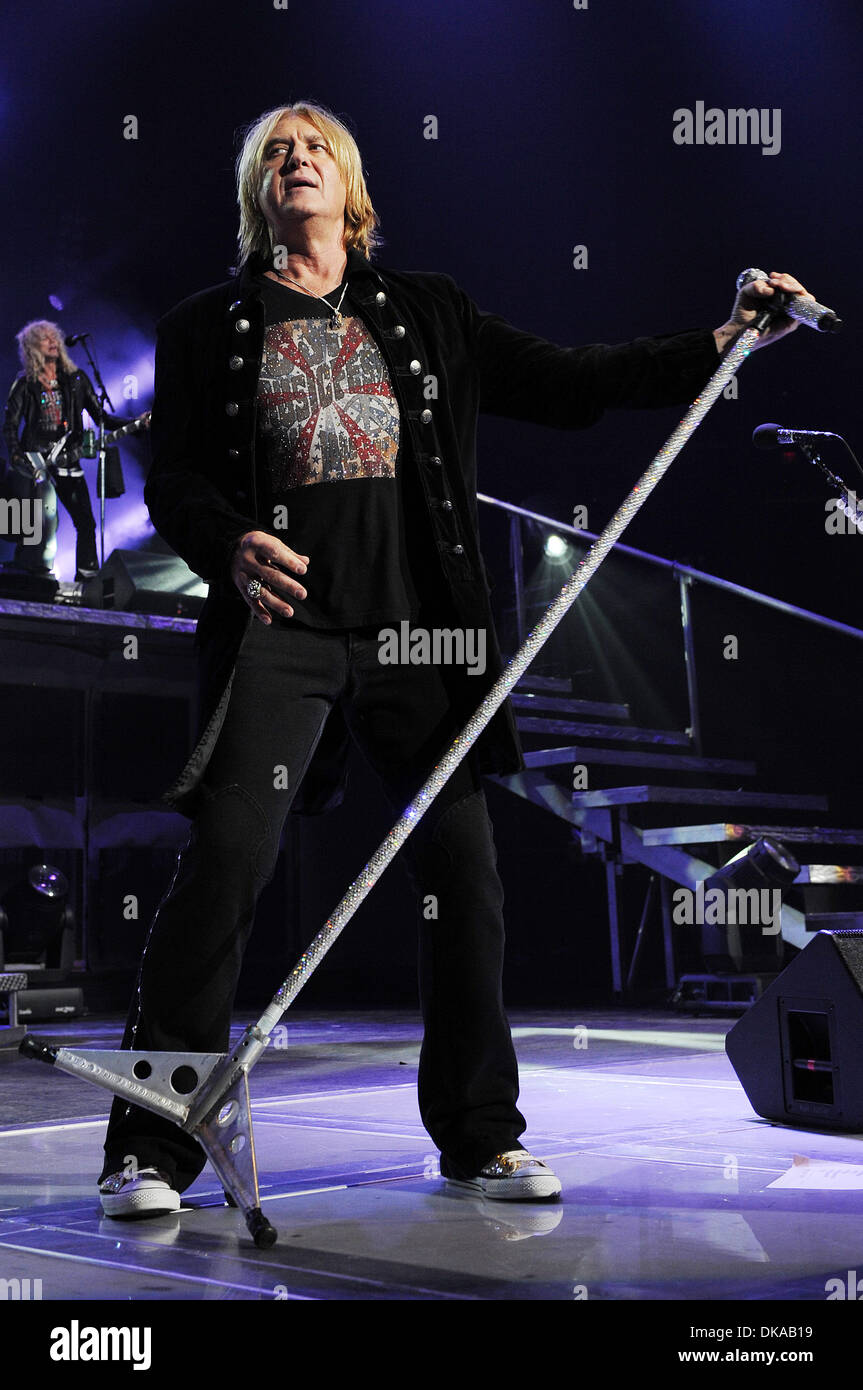 Joe elliott def leppard hi-res stock photography and images - Alamy