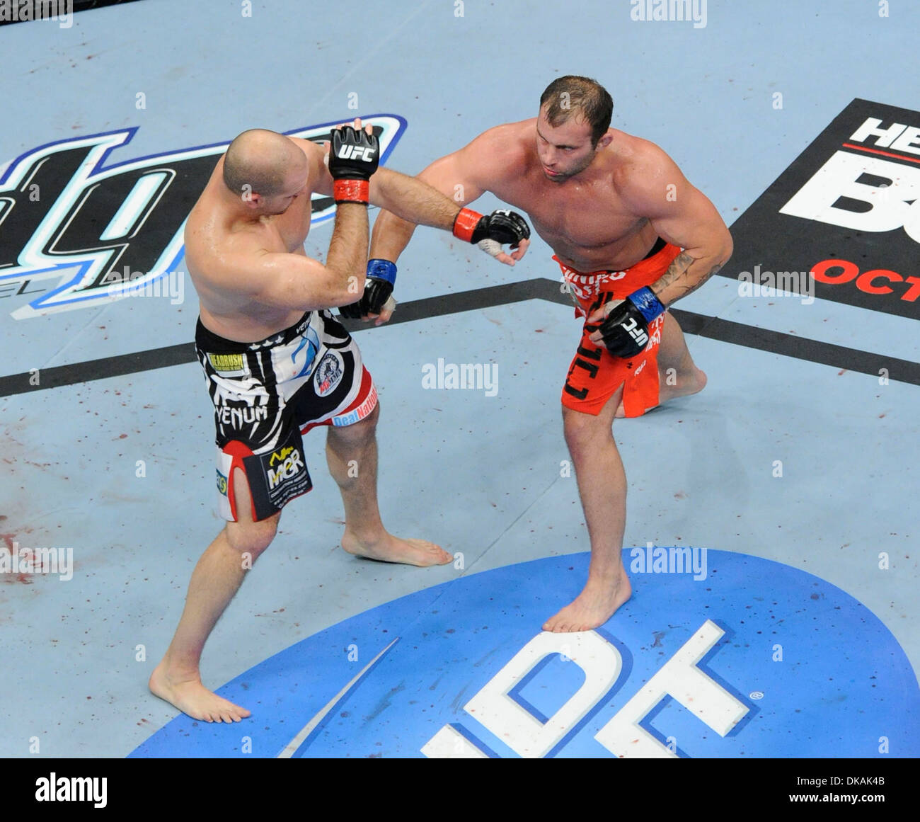 Matt Hamill vs Roger Hollett UFC 152 Light Heavyweight Bout Toronto, Canada - 22.09.12 Stock Photo