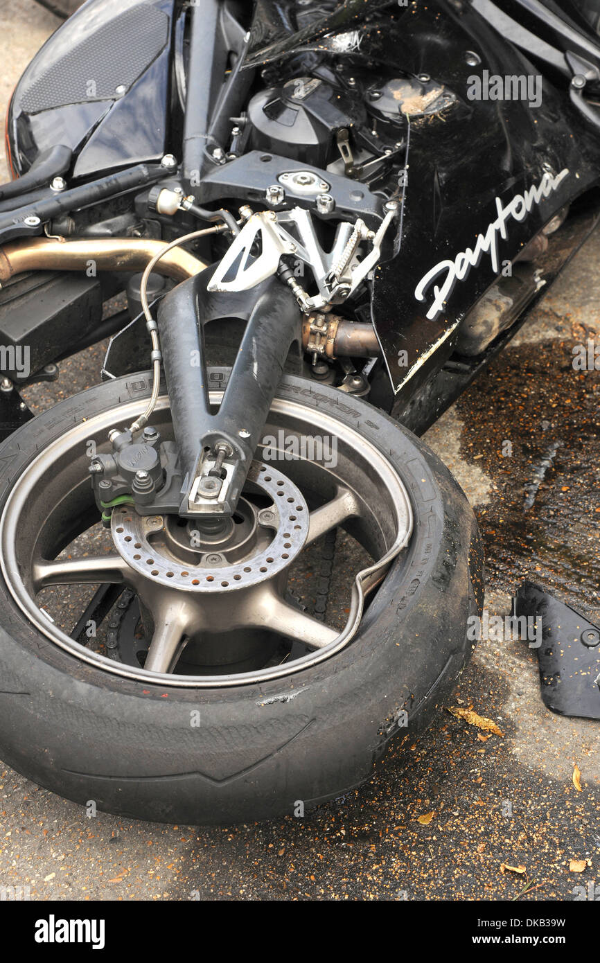 Crashed motorcycle hires stock photography and images Alamy