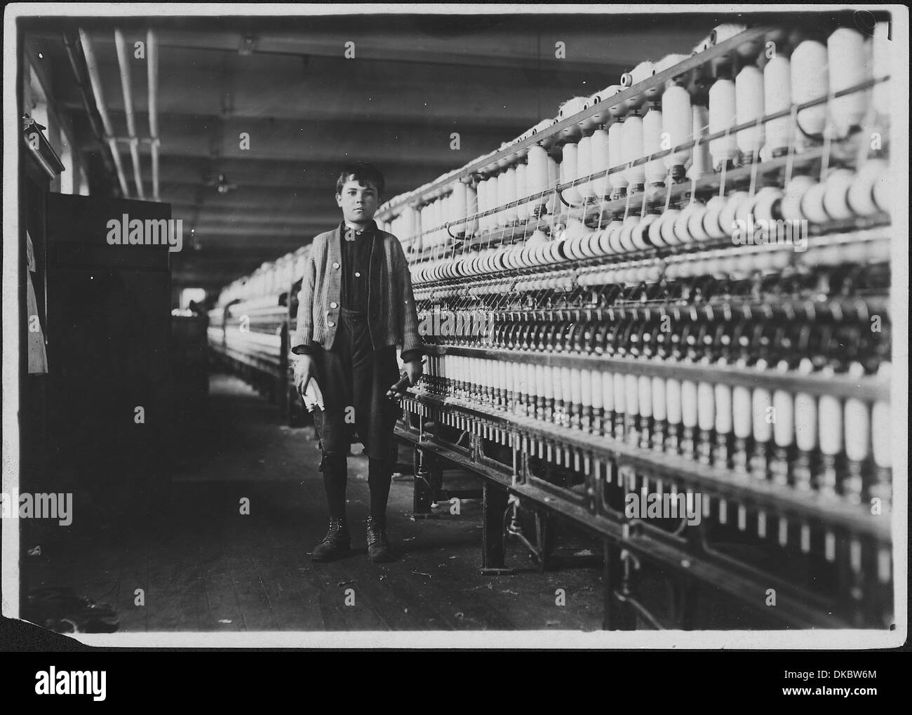 Andrew Stefanik, a bobbin boy, works as spare boy. Chicopee, Mass. 523487 Stock Photo Alamy