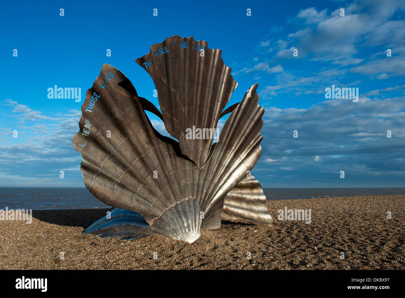 The scallop, a sculpture to celebrate Benjamin Britten by Maggi Hambling made in stainless steel, beach of Aldeburgh suffolk eng Stock Photo