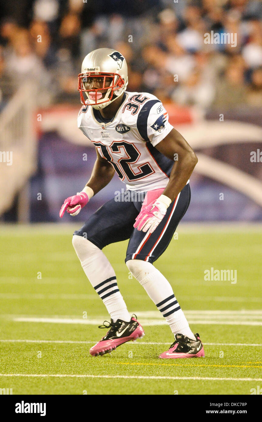 Oct. 16, 2011 - Foxborough, Massachusetts, U.S - Dallas Cowboys WR Dez  Bryant (88) during pregame. The New