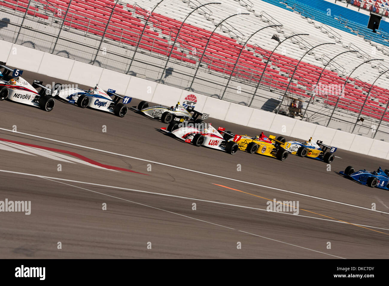 Las vegas motor speedway lights hires stock photography and images Alamy