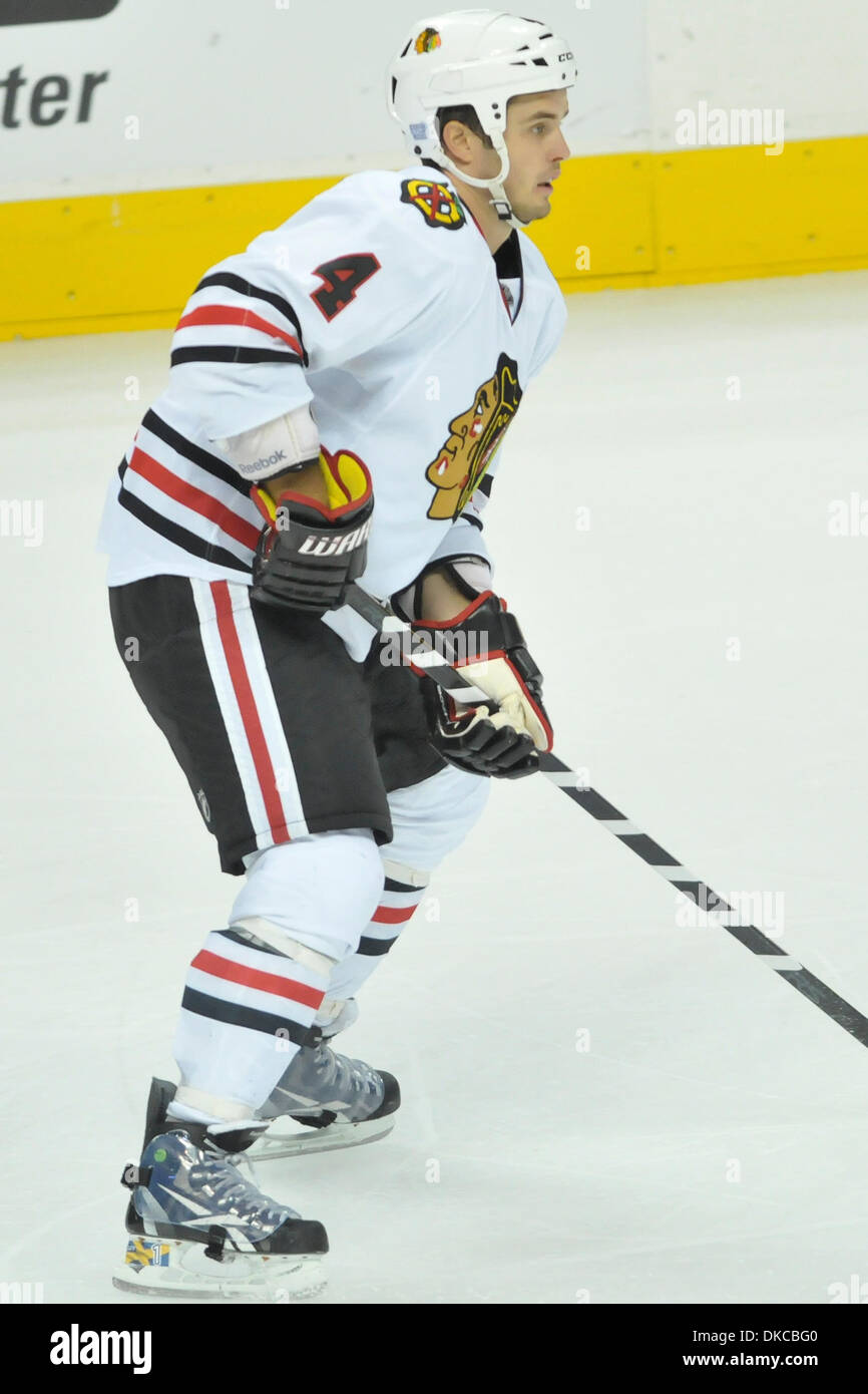 File:Niklas Hjalmarsson - Chicago Blackhawks (cropped).jpg - Wikimedia  Commons