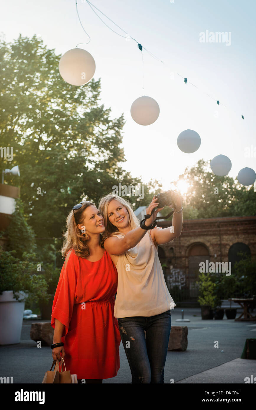 Taking of berlin hi-res stock photography and images - Alamy