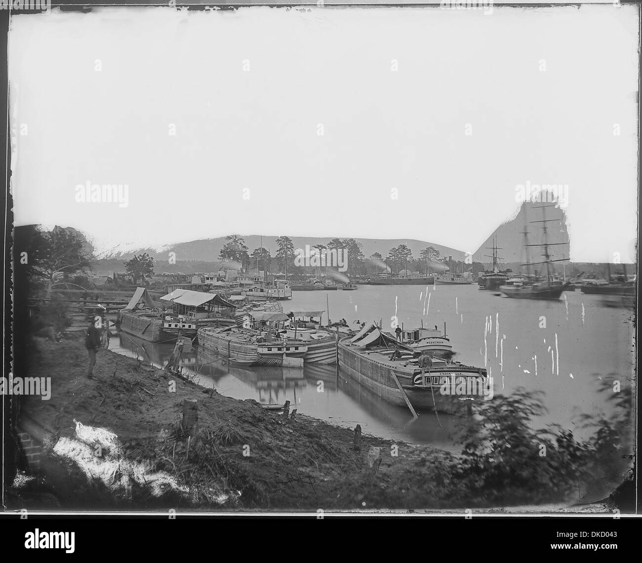 Transports in mouth of Pamunkey River, White House Landing, Va. 524552 Stock Photo