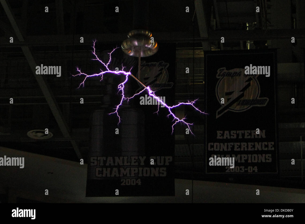 Tesla coil hires stock photography and images Alamy