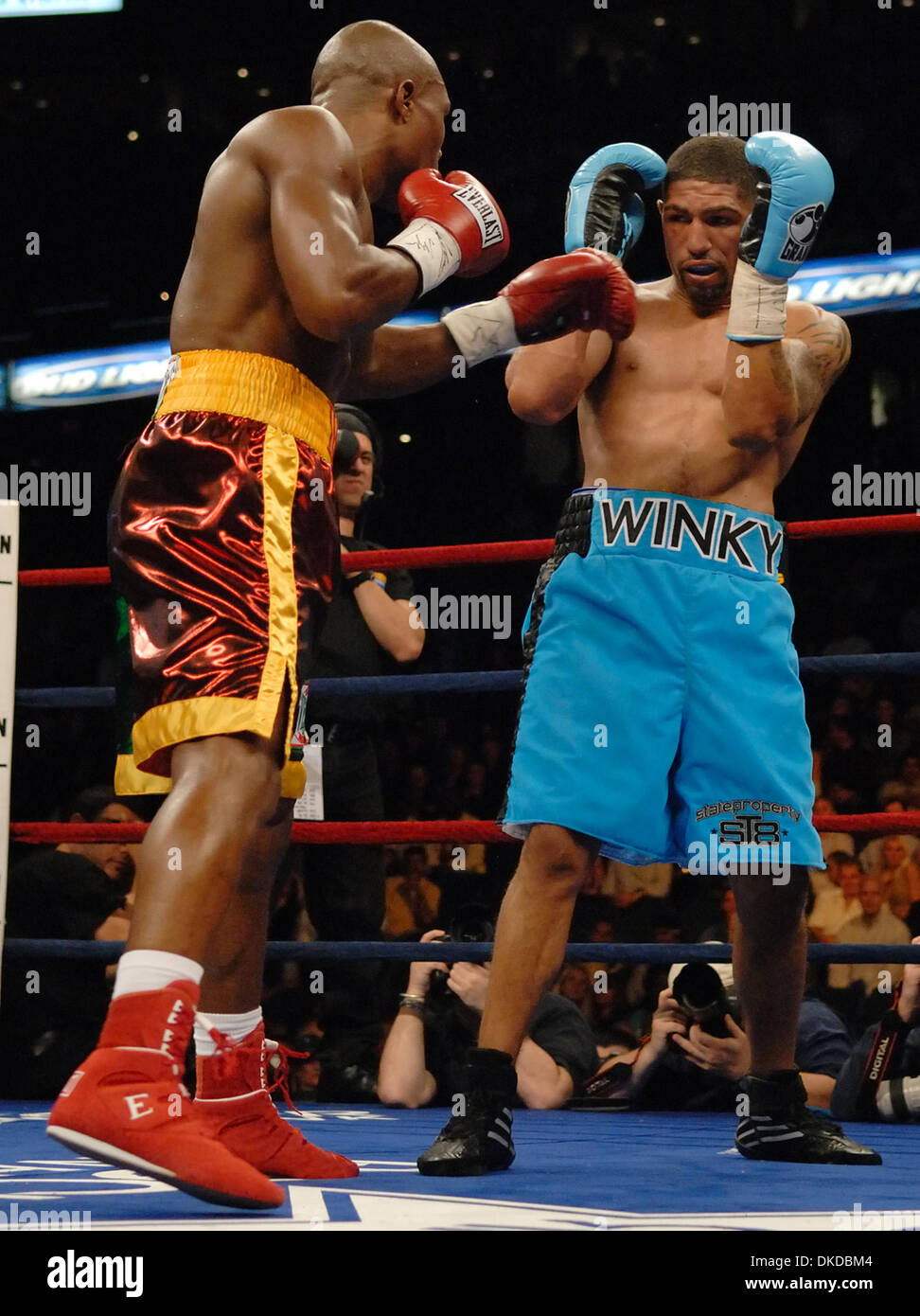 Dec 03, 2006; Tampa, FL, USA; Boxer RONALD 'WINKY' WRIGHT defeats IKE 'BAZOOKA' QUARTEY by decision in front of a packed house at The St. Pete Times Forum in Tampa, Florida. 12/3/06, Tampa, Florida, Rob DeLorenzo Mandatory Credit: Photo by Rob DeLorenzo/ZUMA Press. (©) Copyright 2006 by Rob DeLorenzo Stock Photo