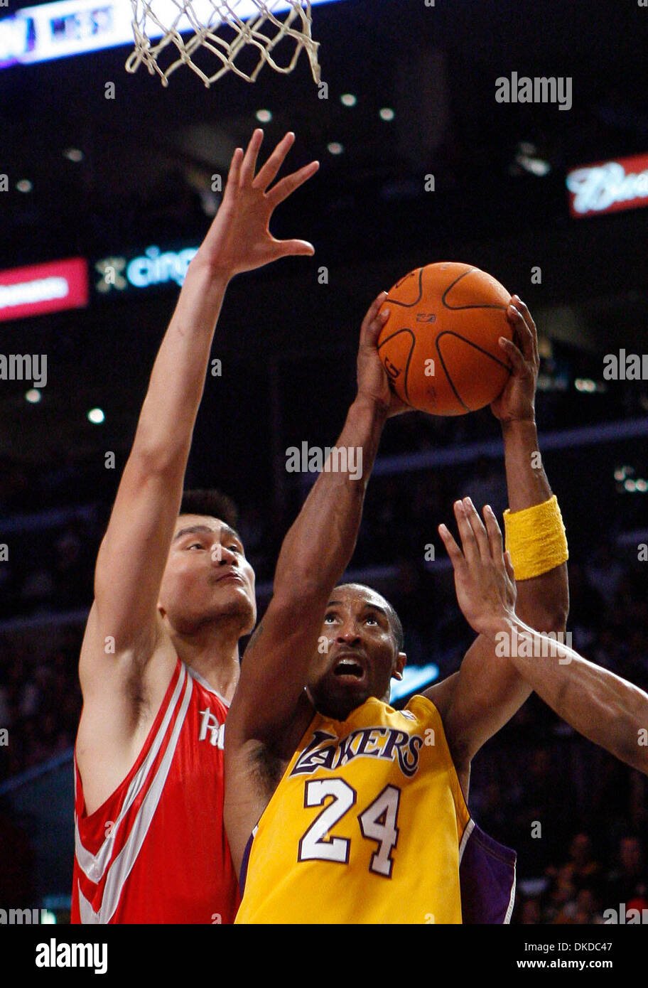 Dec 16, 2006; Los Angeles, CA, USA; Los Angeles Lakers' KOBE BRYANT #24 ...