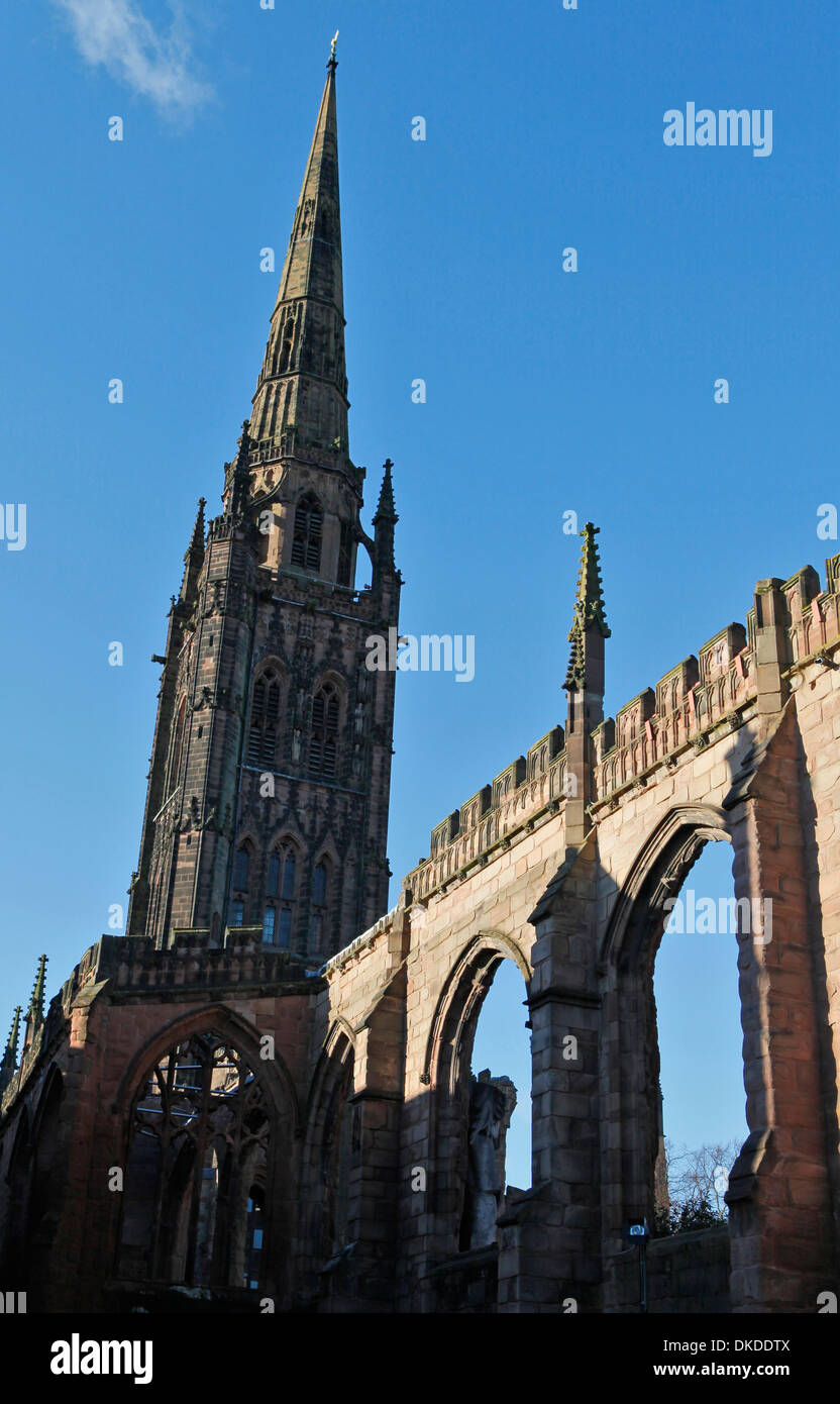 COVENTRY CATHEDRAL MEDIEVAL RUINS BOMBED DURING SECOND WORLD WAR Stock Photo