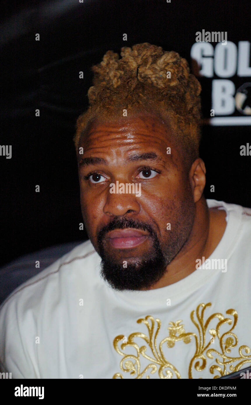 Shannon briggs hi-res stock photography and images - Alamy