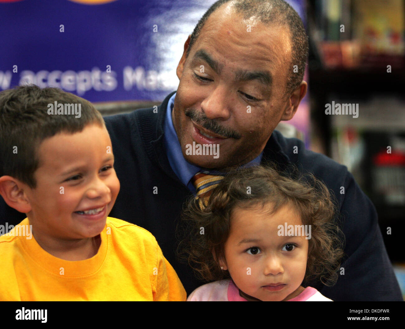 Kellen Winslow High Resolution Stock Photography And Images Alamy