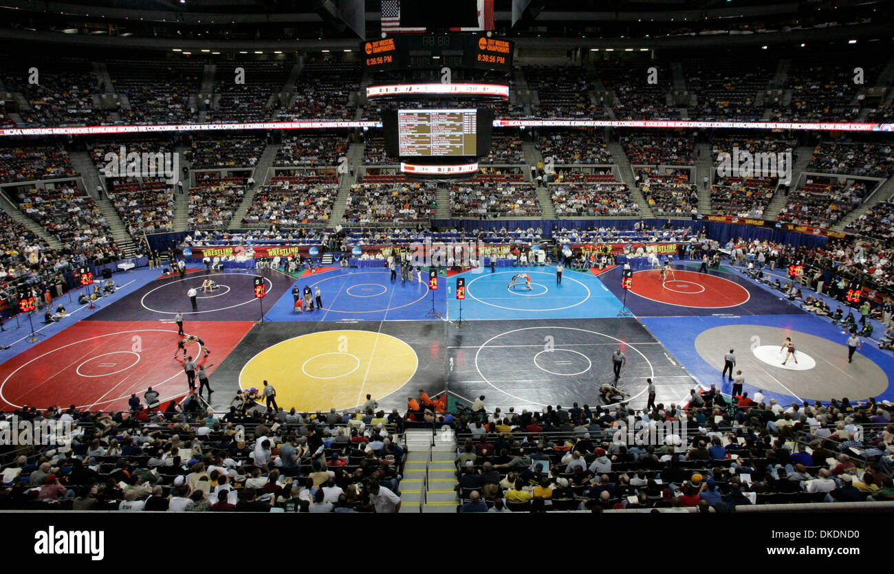 Wrestling mats hires stock photography and images Alamy