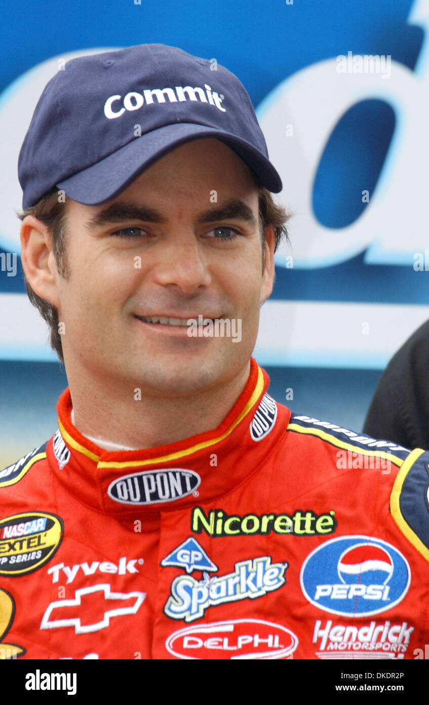 Apr 01, 2007 - Martinsville, VA, USA - Driver JEFF GORDON driver of the Dupont Chevrolet is introduced to the audience before the start of the Goody's Cool Orange 500 Nextel race at the Martinsville Speedway. (Credit Image: © Jason Moore/ZUMA Press) Stock Photo