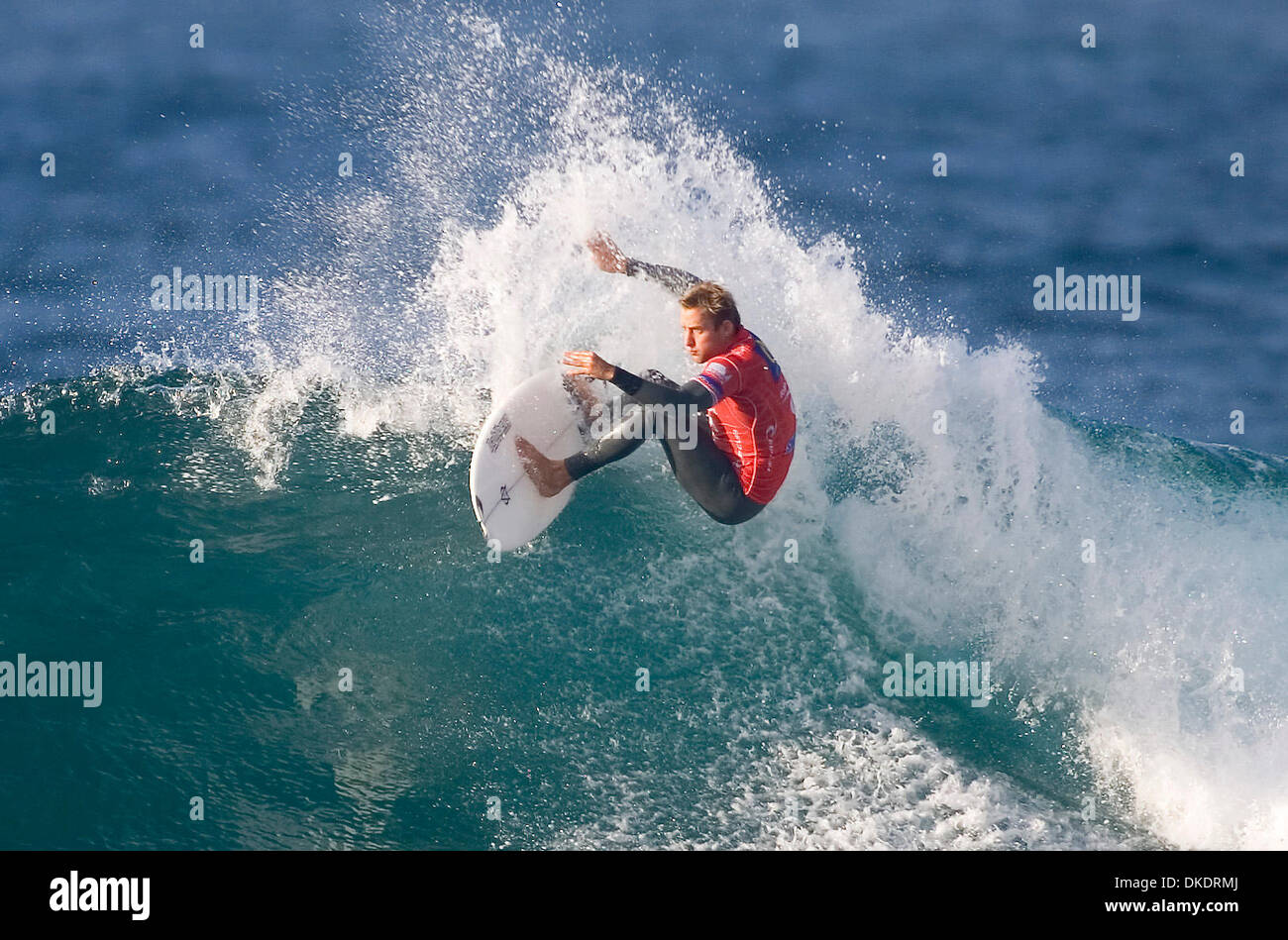 Apr 12, 2007 - Bells Beach, Victoria, Australia - TOM WHITAKER (Aus/Bronte/Sydney) defeated Leonaro Neves (Bra) and will shortly face Kelly Slater in the quarter finals. TheÊ35th annual Rip CurlÊProÊis theÊsecondÊevent on the 2007 FostersÊASPÊMenÕsÊWorld Tour and features the top 45 surfers in world and three wild card surfers with US$ 300,000.00 in prize money. Included in the wor Stock Photo
