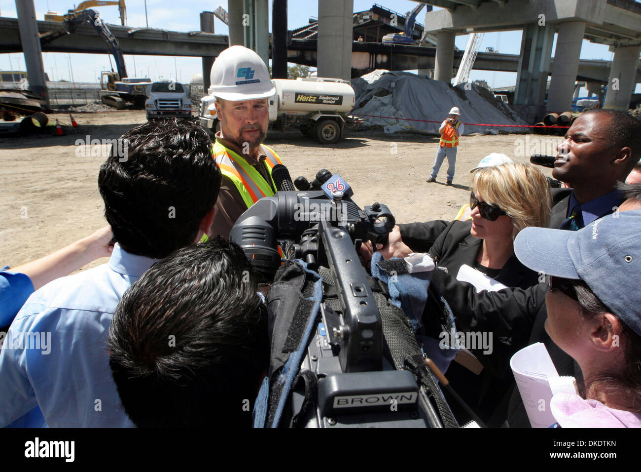 Apr 30, 2007 - Emeryville, CA, USA - Caltrans structural engineer and project manager, Peter Strykers, updates the media on the work and analysis of the 80 to 580 interchange that collapsed Sunday morning from a tanker fire at the scene of the work in Emeryville. The tanker which crashed in a fiery explosion the day before caused the collapse of two sections of the freeway which ty Stock Photo