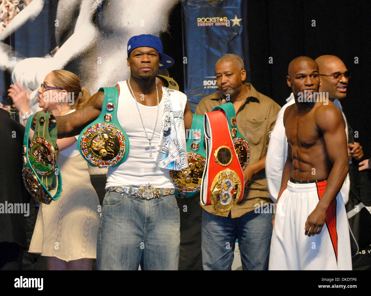 LoL Floyd Mayweather picture turned into 50 cents Louis Vuitton