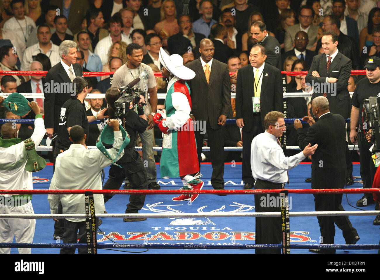 May 05, 2007 - Las Vegas, NV, USA - Boxer FLOYD MAYWEATHER enters the ring in dressed in Mexican colors for Cinco De Mayo at The MGM Grand  Garden Arena in the MGM Hotel & Casino in LasVegas, Nevada. 'Pretty Boy' FLOYD MAYWEATHER defeated 'Golden Boy' OSCAR DE LA HOYA in a controversial split decison but the Compu Box Stats supported the decision. (Credit Image: © Mary Ann Owen/ZUM Stock Photo
