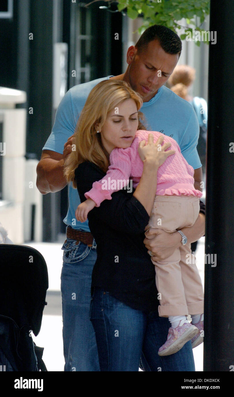 Jun 06, 2007 - Chicago, IL, USA - ALEX RODRIGUEZ consoles his wife CYNTHIA and daughter Natasha while out in Chicago. Alex Rodriguez spent the afternoon having lunch and coffee with his family as rumors of an alleged affair with a blond stripper splashed across the headlines last week. (Credit Image: © Bryan Smith/ZUMA Press) RESTRICTIONS: New York City Papers RIGHTS OUT! Stock Photo