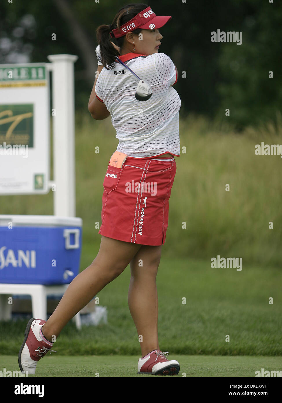 Jun 10, 2007 - Havre de Grace, Maryland, USA - Bulle Rock Golf Course: JEE YOUNG LEE of South Korea tees off on the 11th hole at Bulle Rock golf course in the final round of action in the McDonalds LPGA Championship. Lee finished the day at 2 under par, and the finished the tournament at 7 under par to tie for 10th place overall (Credit Image: © James Berglie/ZUMA Press) Stock Photo