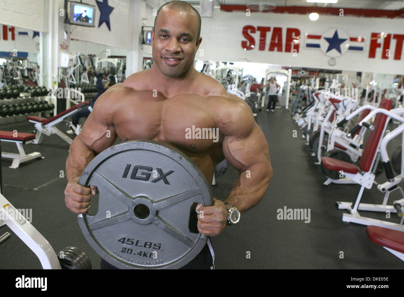 Apr 26, 2007 - New York, NY, USA - Body builder VICTOR MARTINEZ, 33, of  Manhattan who won the 2007 'Arnold Classic' in Ohio, is photographed at Star  Fitness gym at 1385