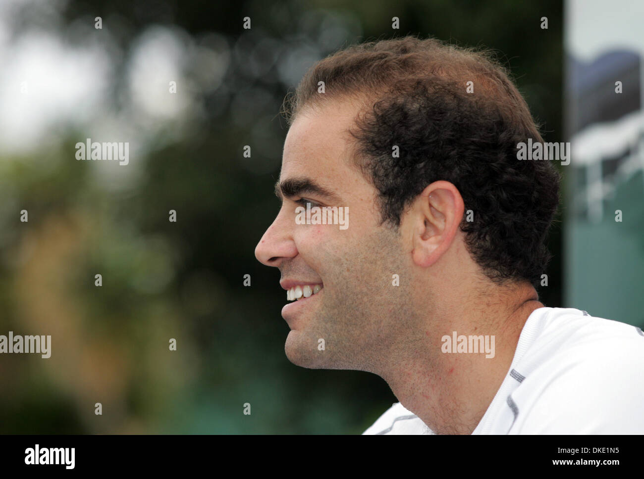 Pete Sampras Wimbledon 2000 Hi-res Stock Photography And Images - Alamy