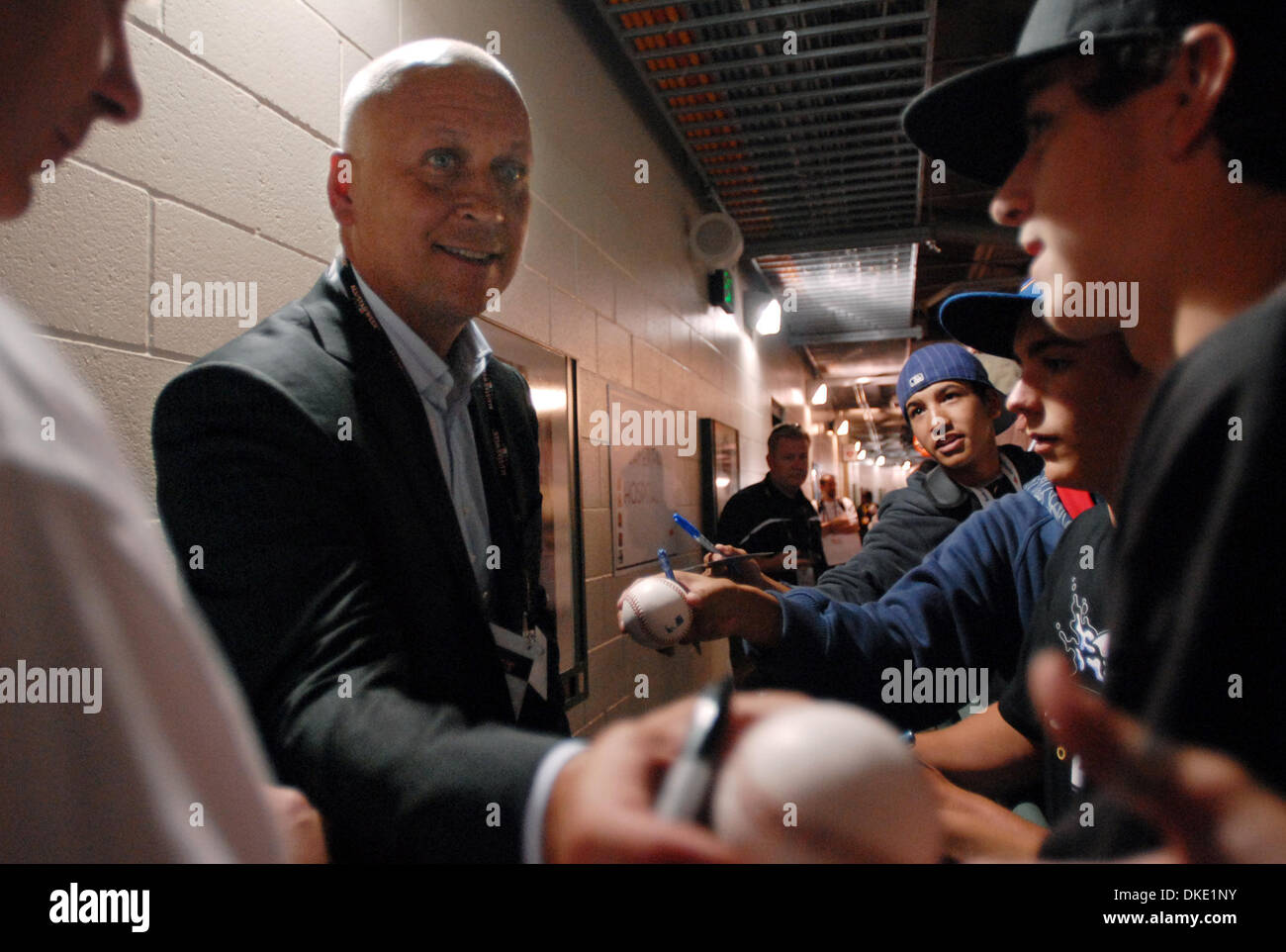 July 10th, 2007 - San Francisco, CA, USA - Former Baltimore Oriole pitcher and 2007 Hall of Famer, Cal Ripken Jr. signs autographs before the start of the 2007 MLB All-Star game at AT&T Park in San Francisco, Calif. on Tuesday July 10, 2007. (Credit Image: © Jose Carlos Fajardo/Contra Costa Times/ZUMA Press) Stock Photo